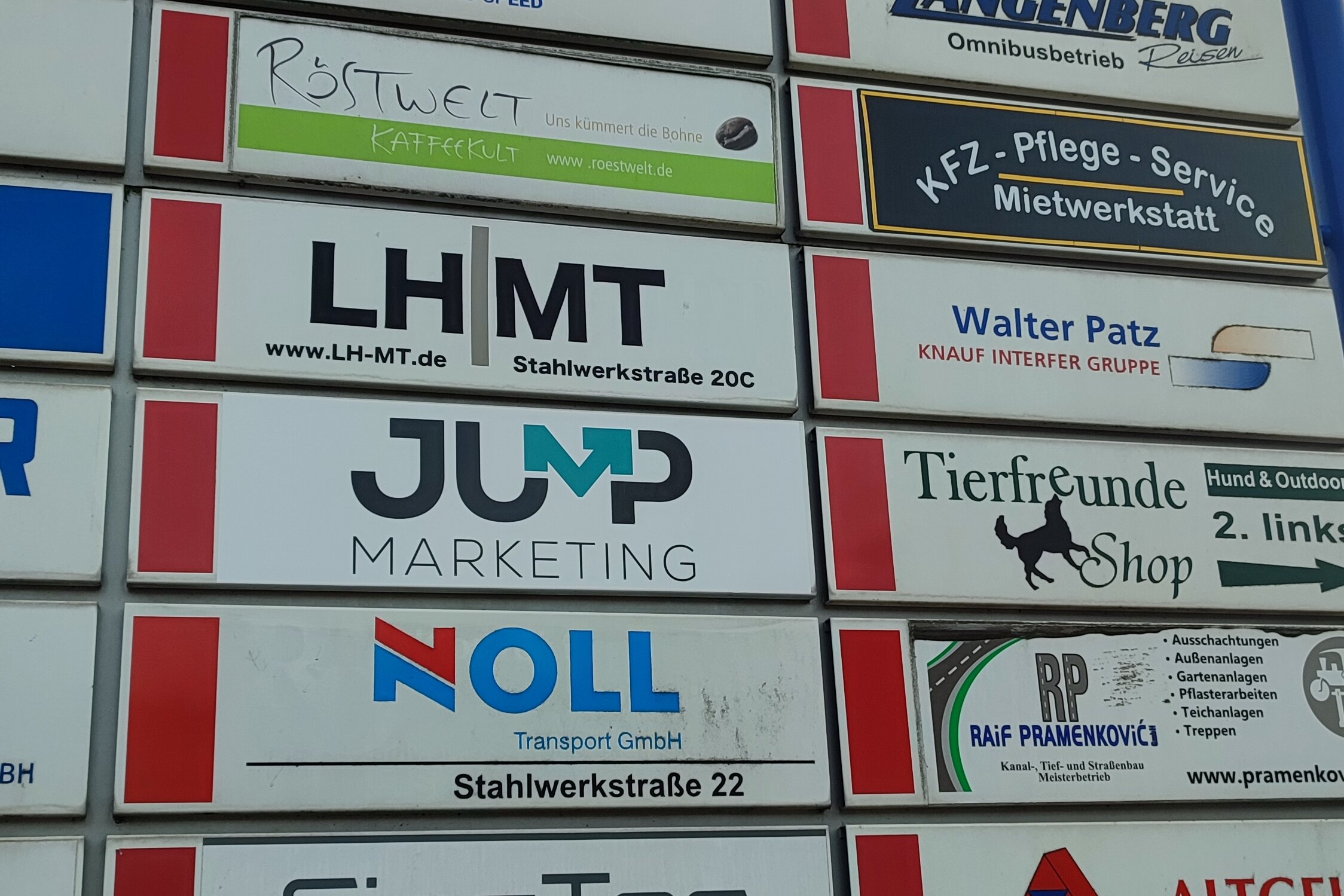 Wegweiser Schilder Industriegebiet